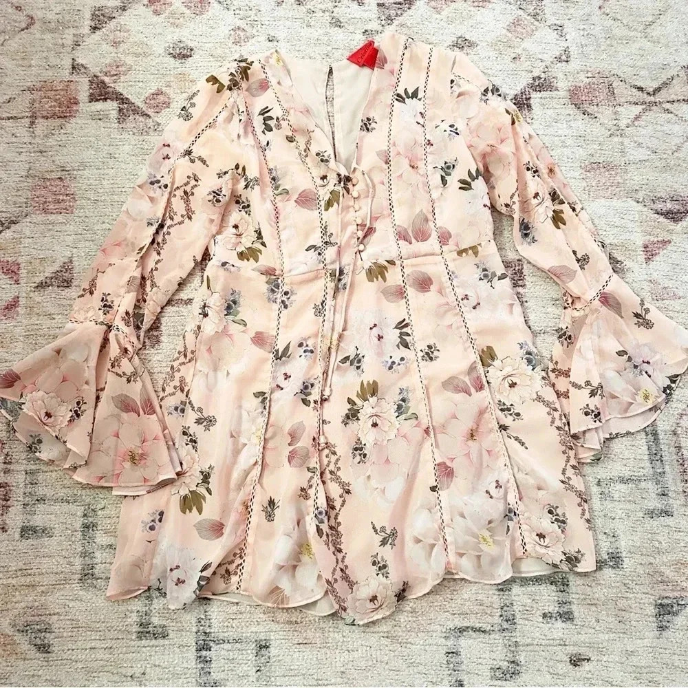 V Cristina• Peach Flowy Long Sleeve Dress Size M - Picture 12 of 16